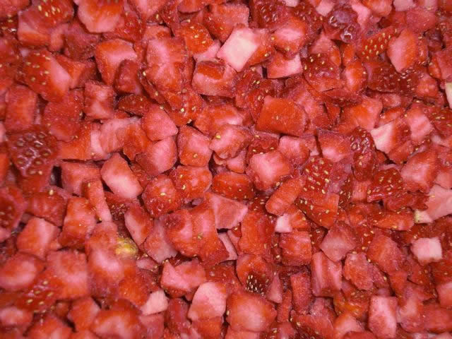 IQF strawberry dices